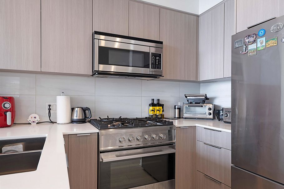 1604 1471 Hunter Street North Vancouver, BC - 7