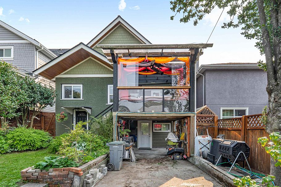 661 W 20th Avenue Vancouver, BC - 40