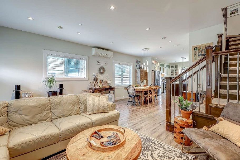 5606 Rhodes Street Vancouver, BC - 5