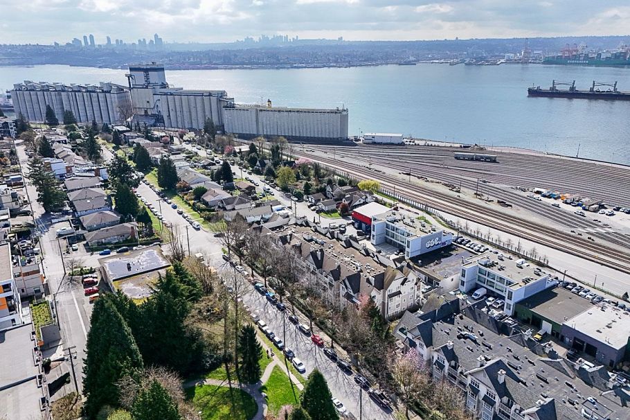 409 365 E 1st Street North Vancouver, BC - 28