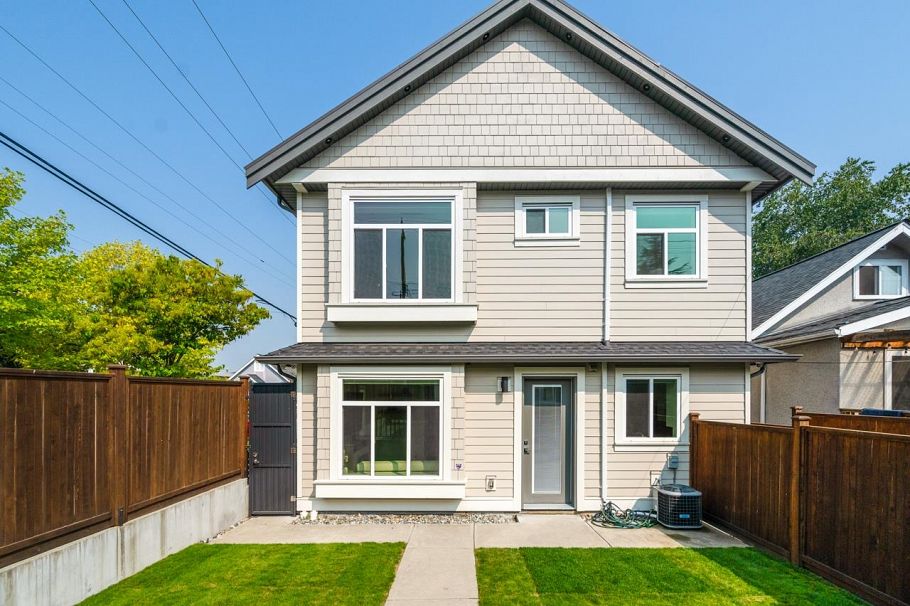 5222 Argyle Street Vancouver, BC - 1