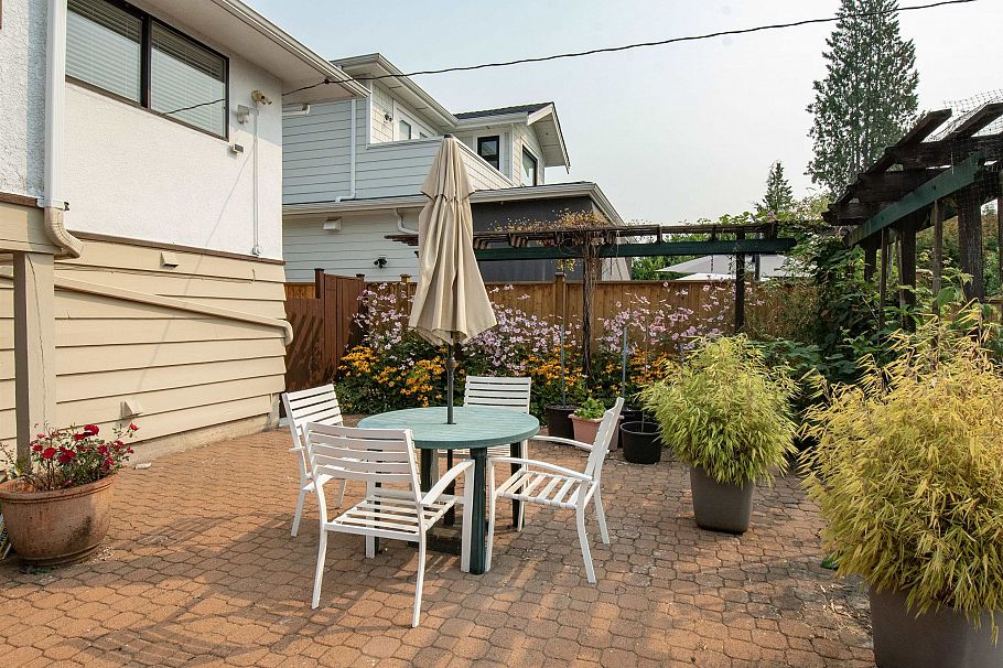 847 E 13th Street North Vancouver, BC - 28