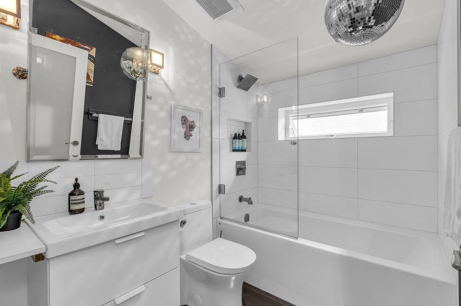 661 W 20th Avenue Vancouver, BC - 23