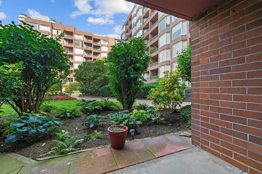 222 1333 Hornby Street Vancouver, BC - 19