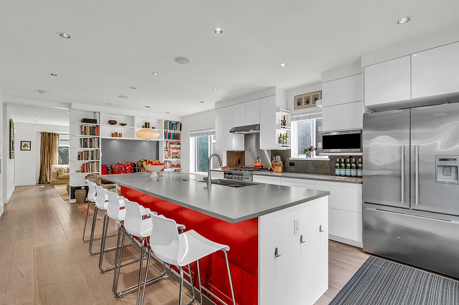 661 W 20th Avenue Vancouver, BC - 8