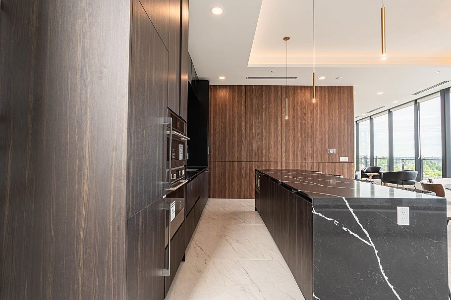 1309 135 E 13th Street North Vancouver, BC - 32