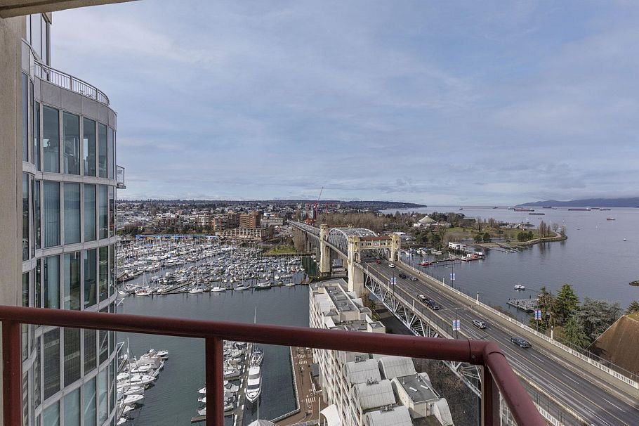 2005 1000 Beach Avenue Vancouver, BC - 2