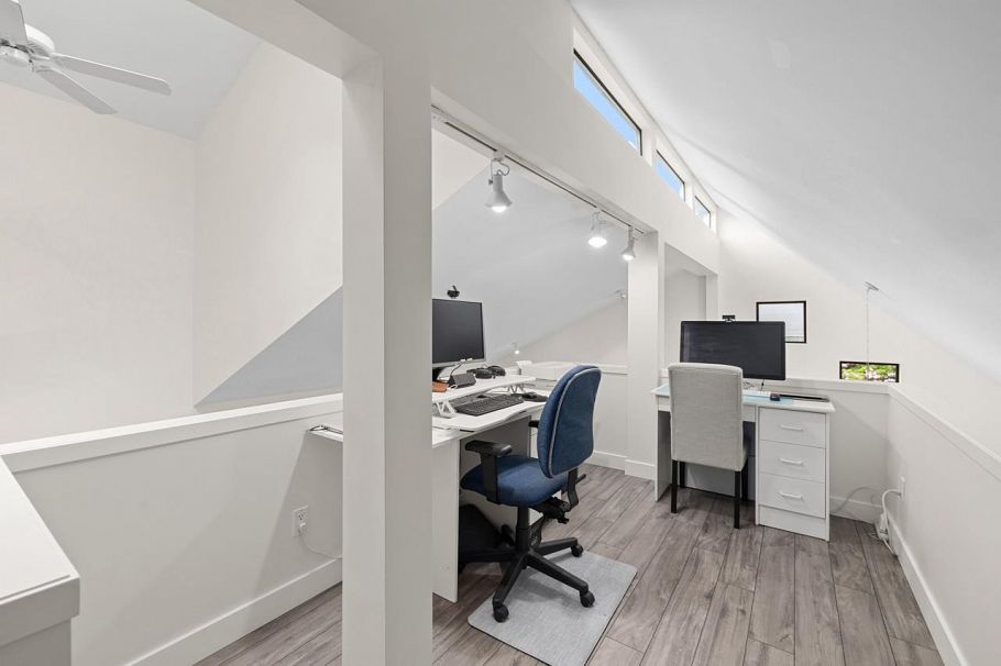 3690 Rutherford Crescent North Vancouver, BC - 32