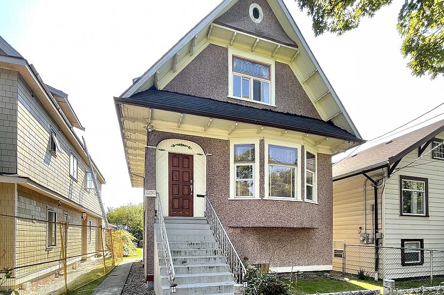 2250 E Pender Street Vancouver, BC - 2