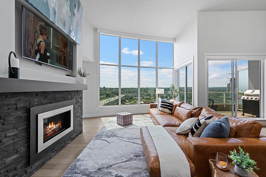 2403 1500 Howe Street Vancouver, BC - 3