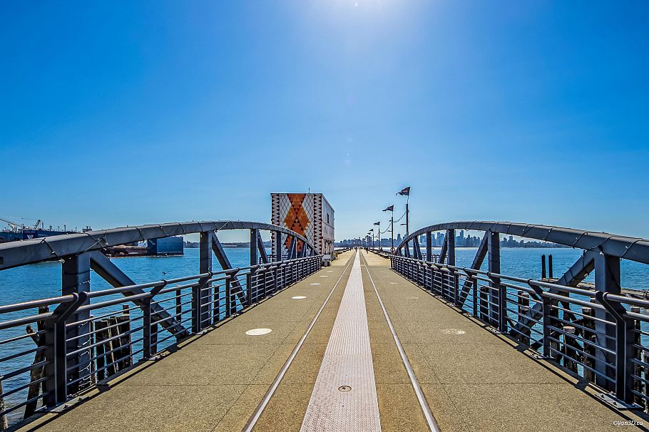 1002 188 E Esplanade Esplanade North Vancouver, BC - 30