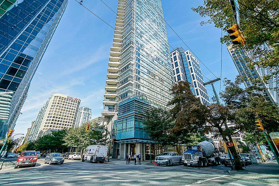 3001 1111 Alberni Street Vancouver, BC - 1