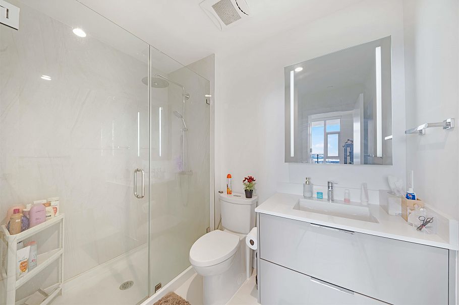 1604 1471 Hunter Street North Vancouver, BC - 26