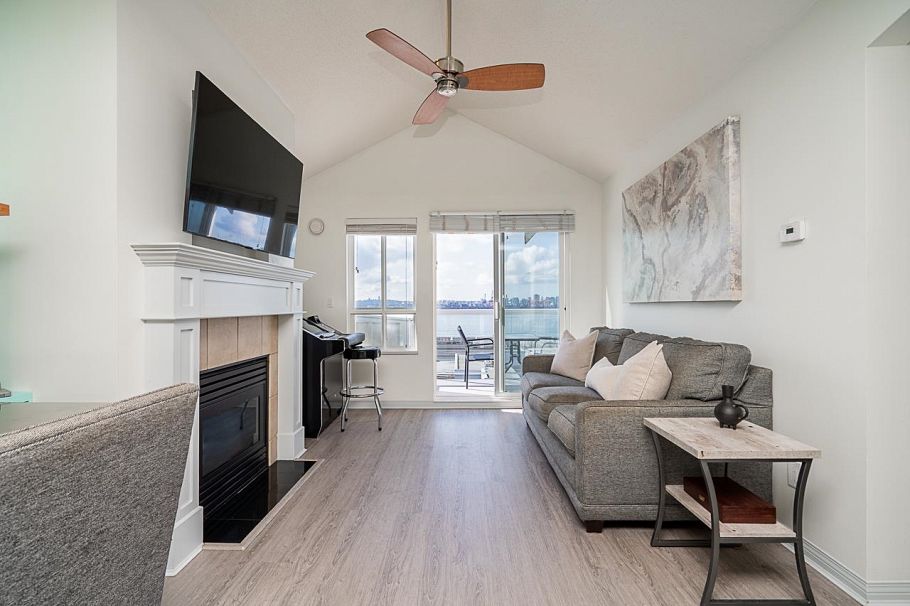 409 365 E 1st Street North Vancouver, BC - 1