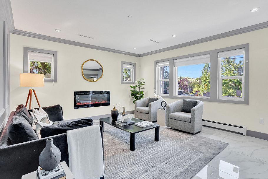 1008 E 24th Avenue Vancouver, BC - 5