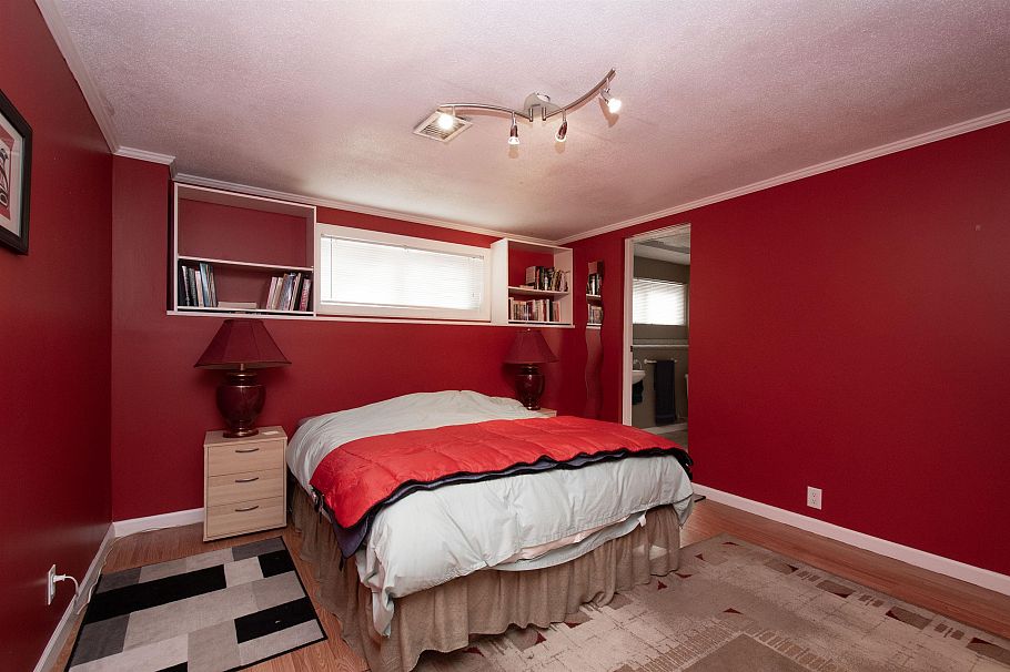 847 E 13th Street North Vancouver, BC - 21