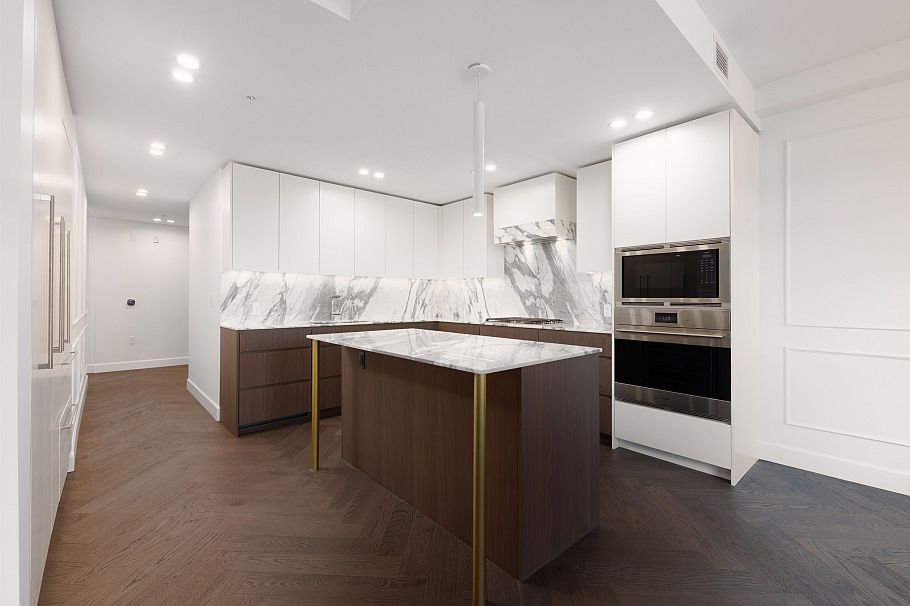 101 3668 W 10th Avenue Vancouver, BC - 5