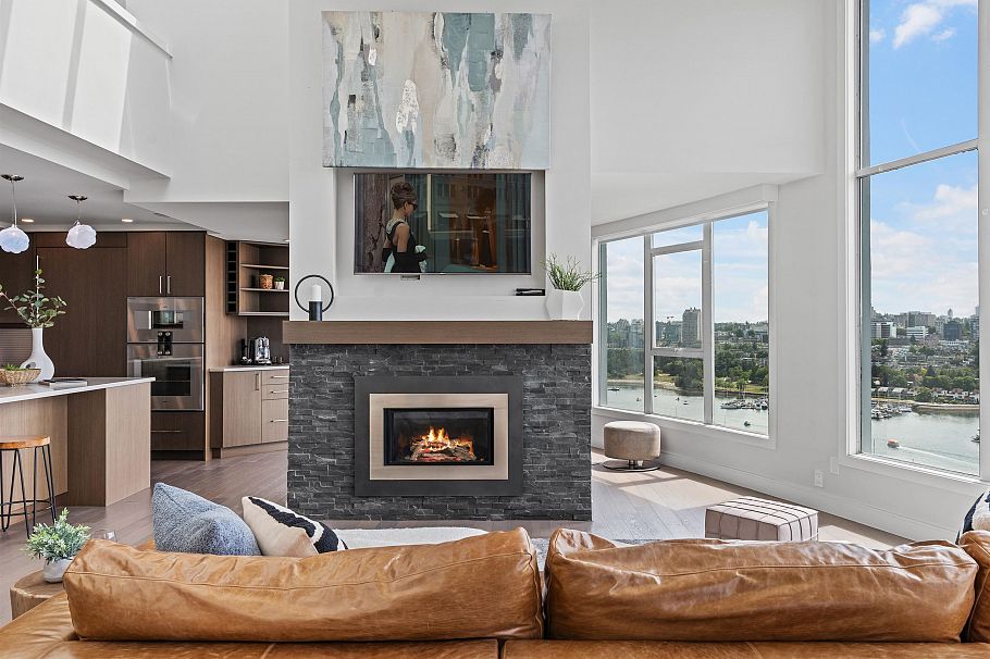 2403 1500 Howe Street Vancouver, BC - 5