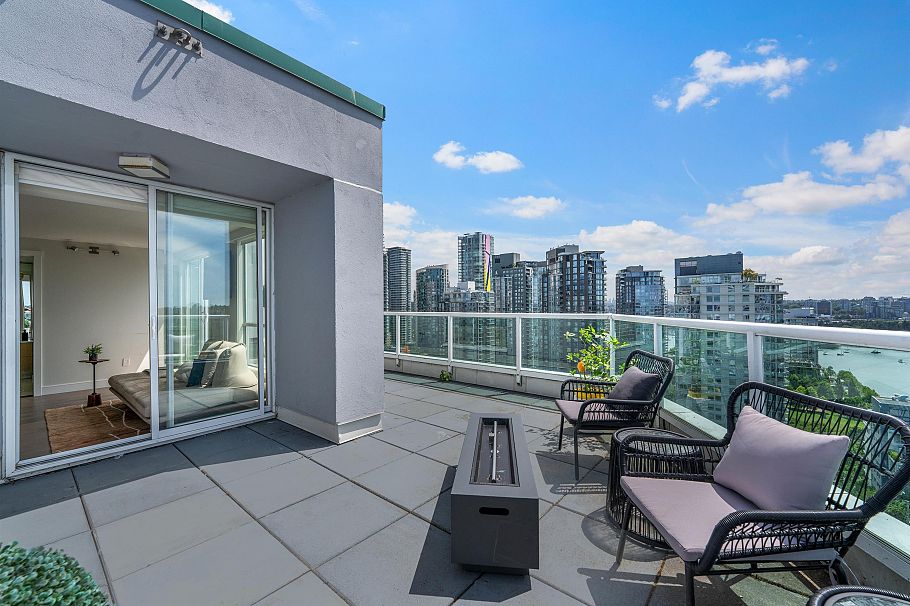 2403 1500 Howe Street Vancouver, BC - 37