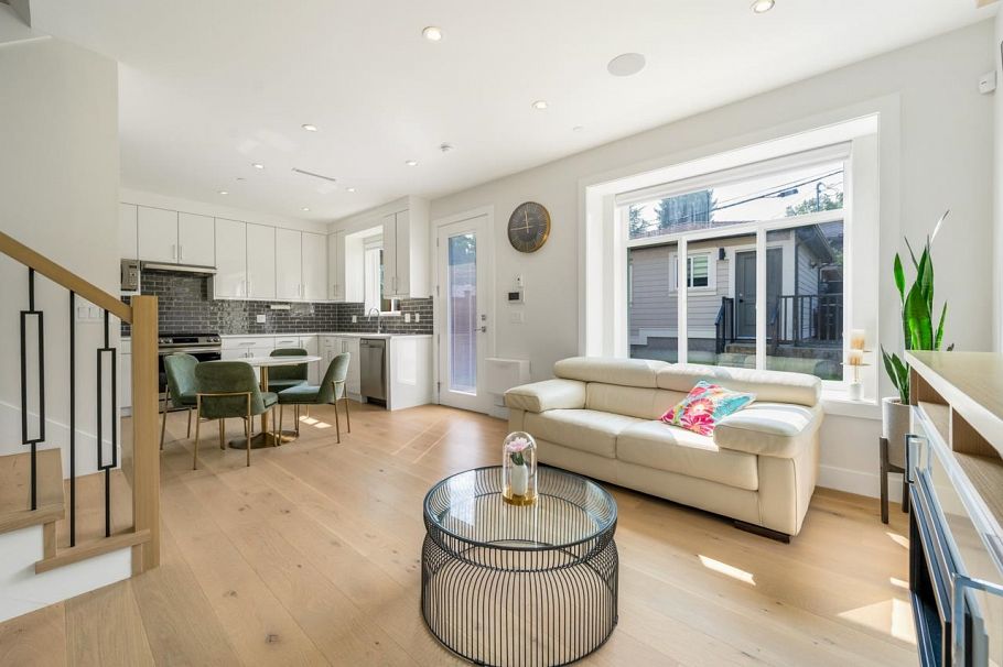 5222 Argyle Street Vancouver, BC - 5