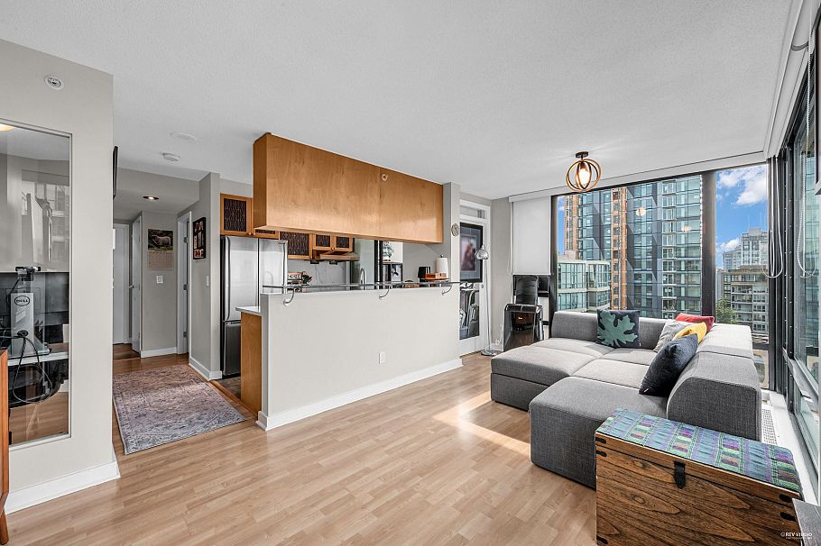 1504 1003 Burnaby Street Vancouver, BC - 2