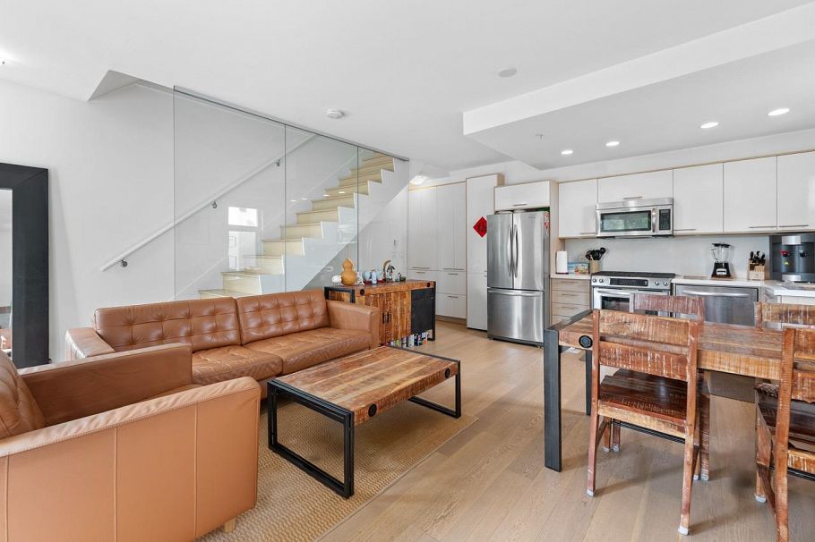 3197 St. George Street Vancouver, BC - 4