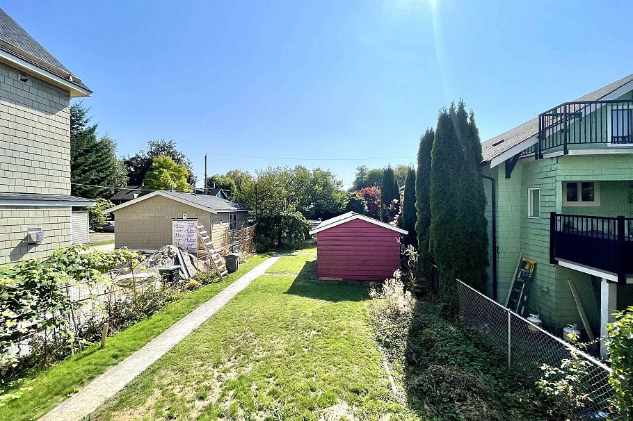 2250 E Pender Street Vancouver, BC - 24