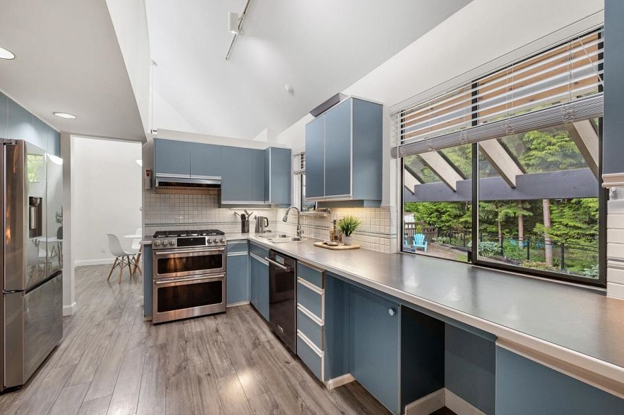 3690 Rutherford Crescent North Vancouver, BC - 14