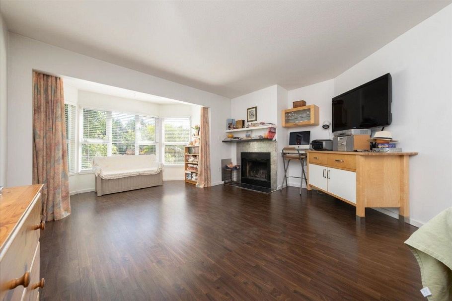 206 2255 Eton Street Vancouver, BC - 2