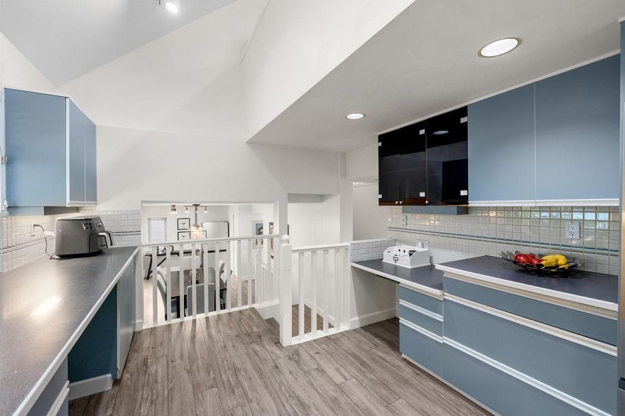 3690 Rutherford Crescent North Vancouver, BC - 16