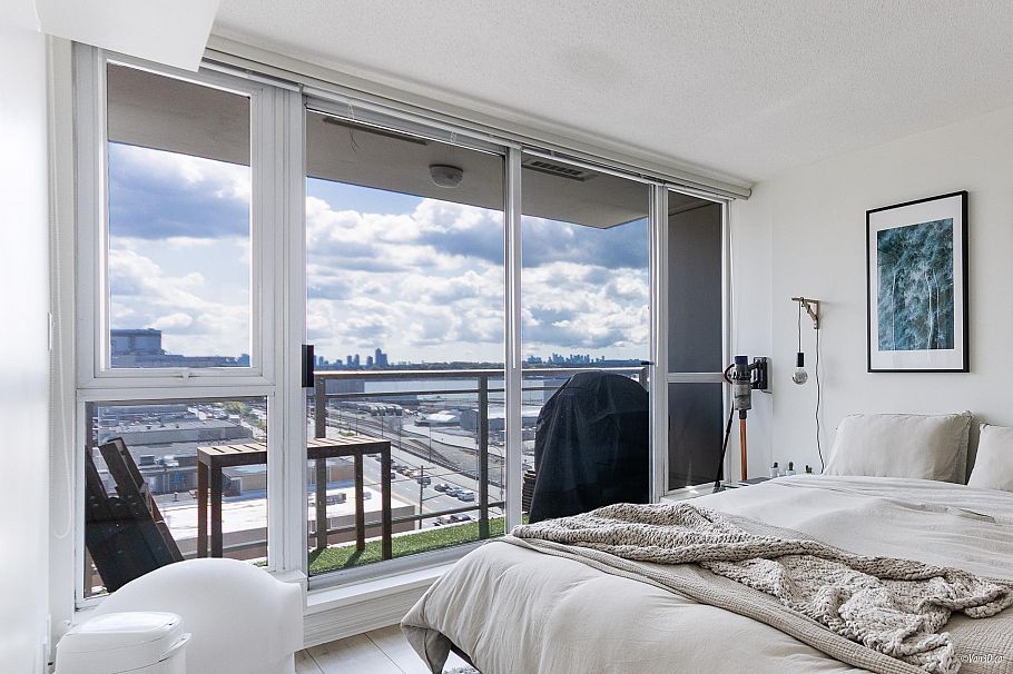 1002 188 E Esplanade Esplanade North Vancouver, BC - 12