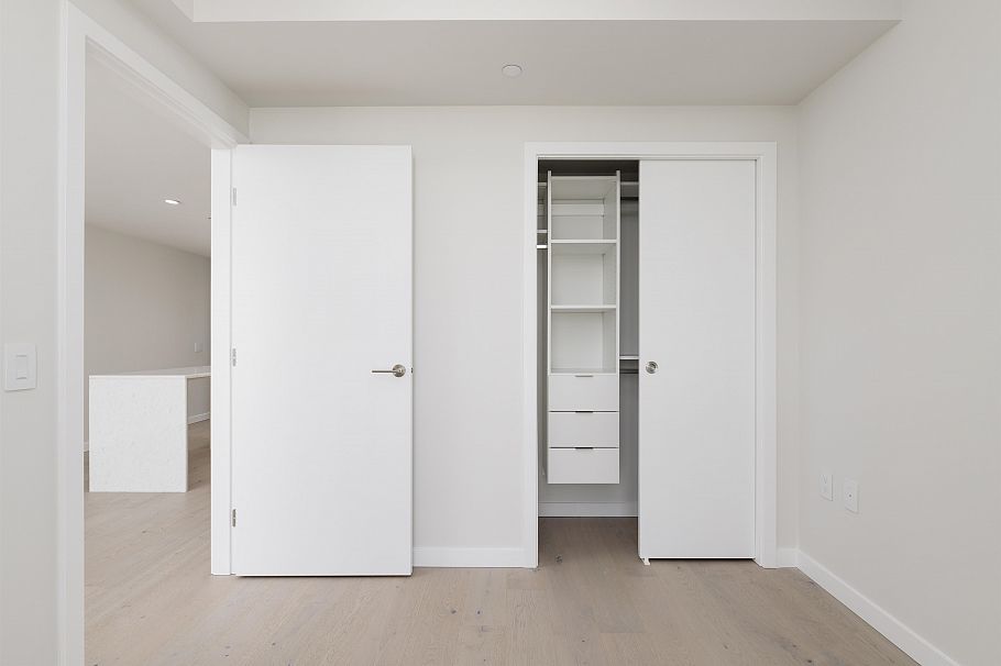 2401 7433 Cambie Street Vancouver, BC - 7