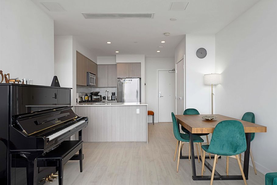 1604 1471 Hunter Street North Vancouver, BC - 14