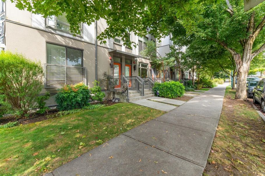 3197 St. George Street Vancouver, BC - 2