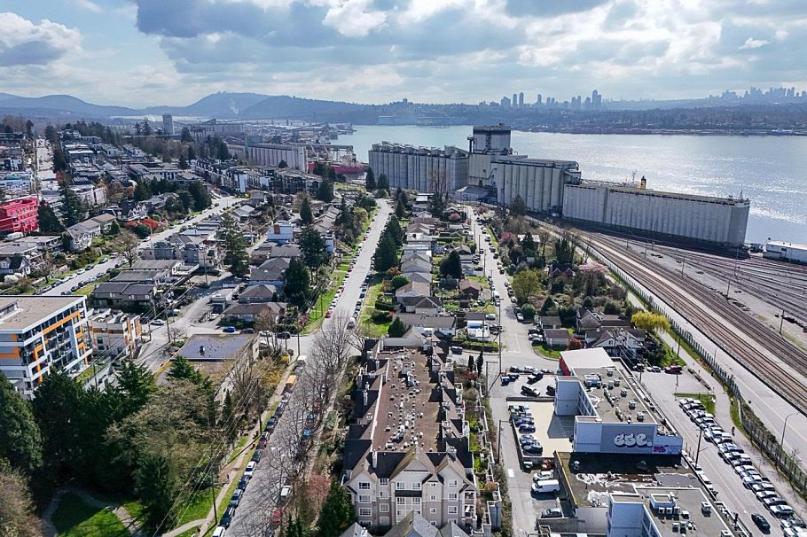 409 365 E 1st Street North Vancouver, BC - 27