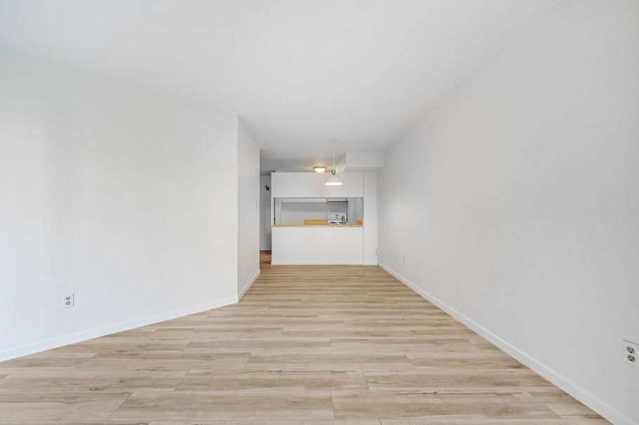 222 1333 Hornby Street Vancouver, BC - 4