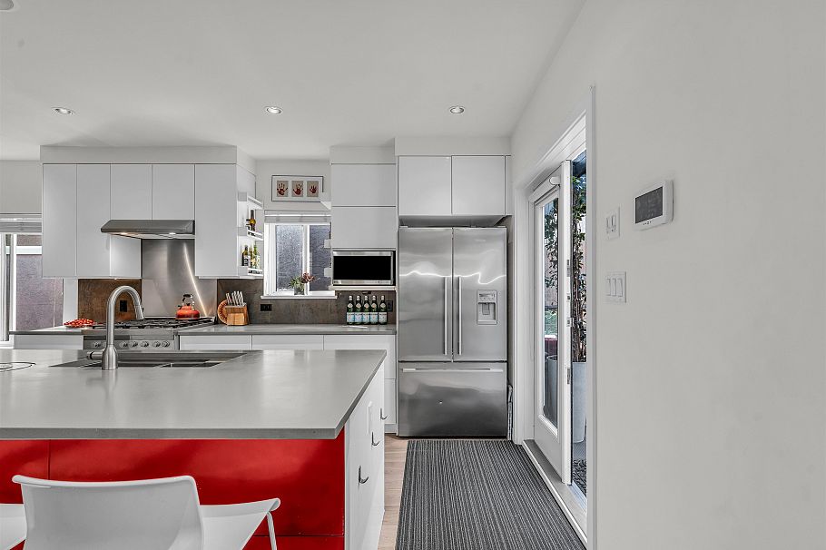 661 W 20th Avenue Vancouver, BC - 10