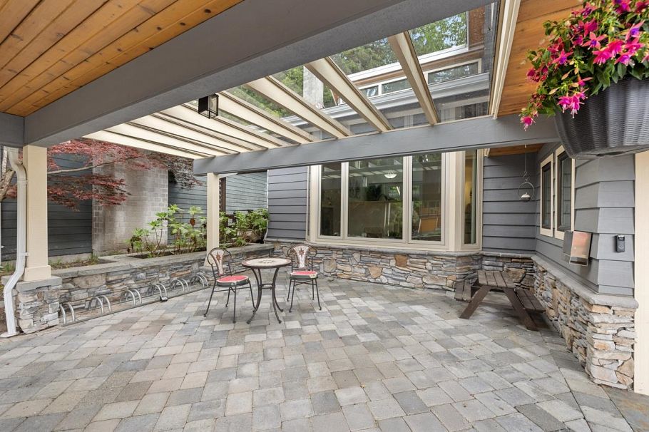 3690 Rutherford Crescent North Vancouver, BC - 4