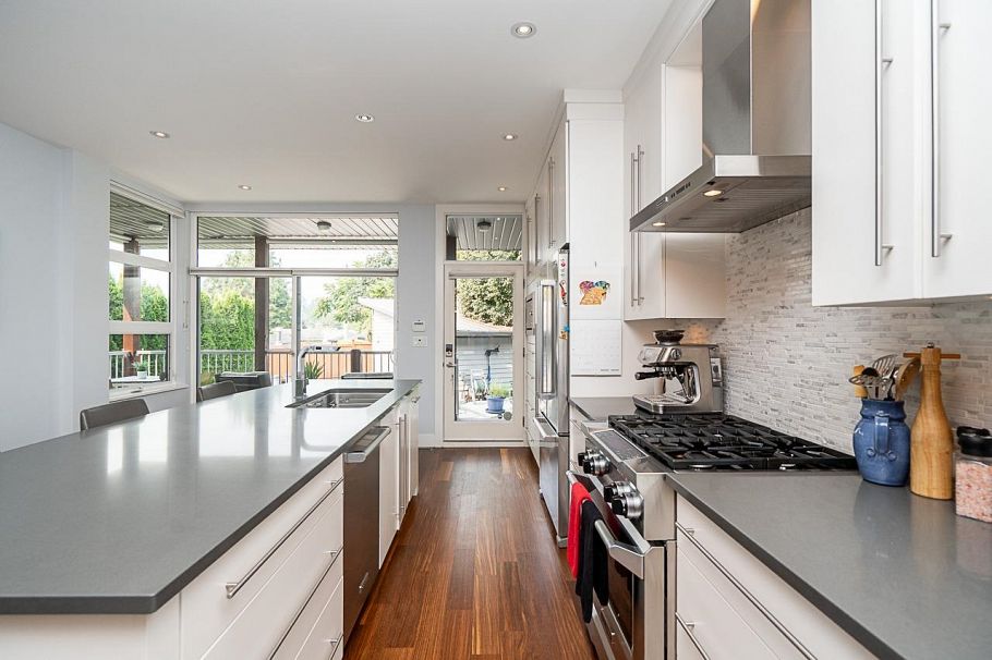 2007 Larson Road North Vancouver, BC - 12