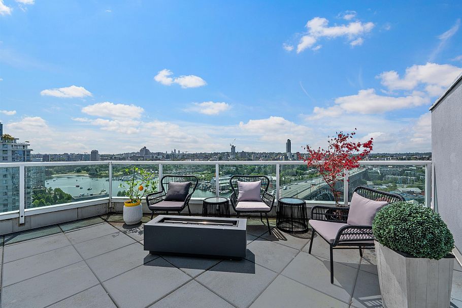 2403 1500 Howe Street Vancouver, BC - 36