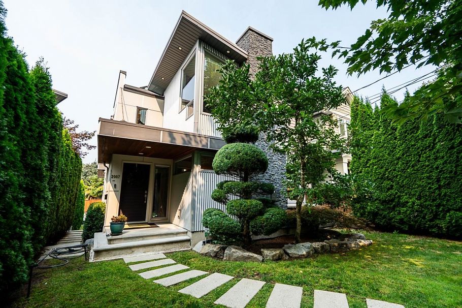 2007 Larson Road North Vancouver, BC - 1