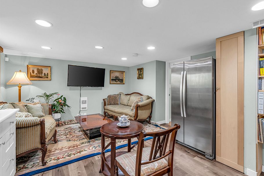 661 W 20th Avenue Vancouver, BC - 30