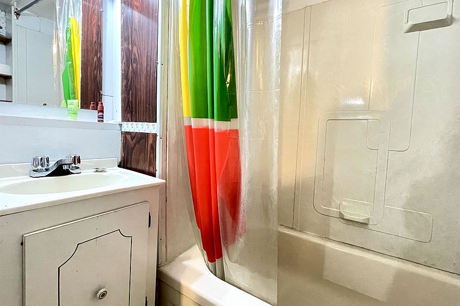 2250 E Pender Street Vancouver, BC - 19