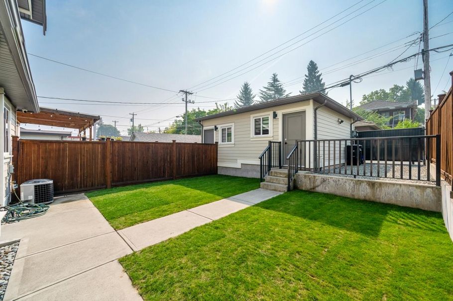 5222 Argyle Street Vancouver, BC - 3