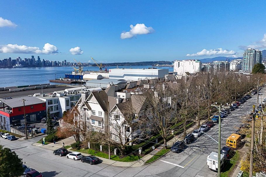 409 365 E 1st Street North Vancouver, BC - 30