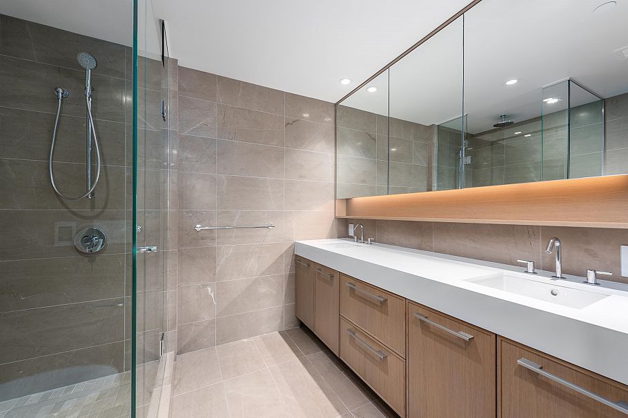 317 3220 Connaught Crescent North Vancouver, BC - 29