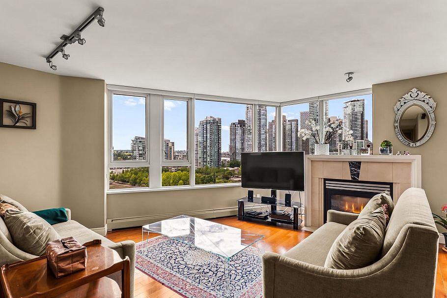 1605 1383 Marinaside Crescent Vancouver, BC - 9