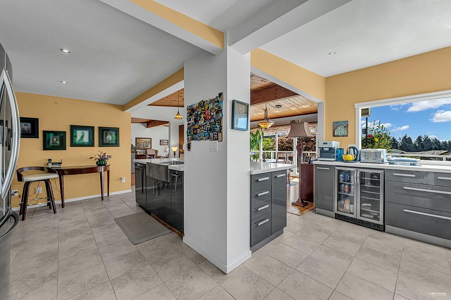 4323 Valencia Avenue North Vancouver, BC - 5