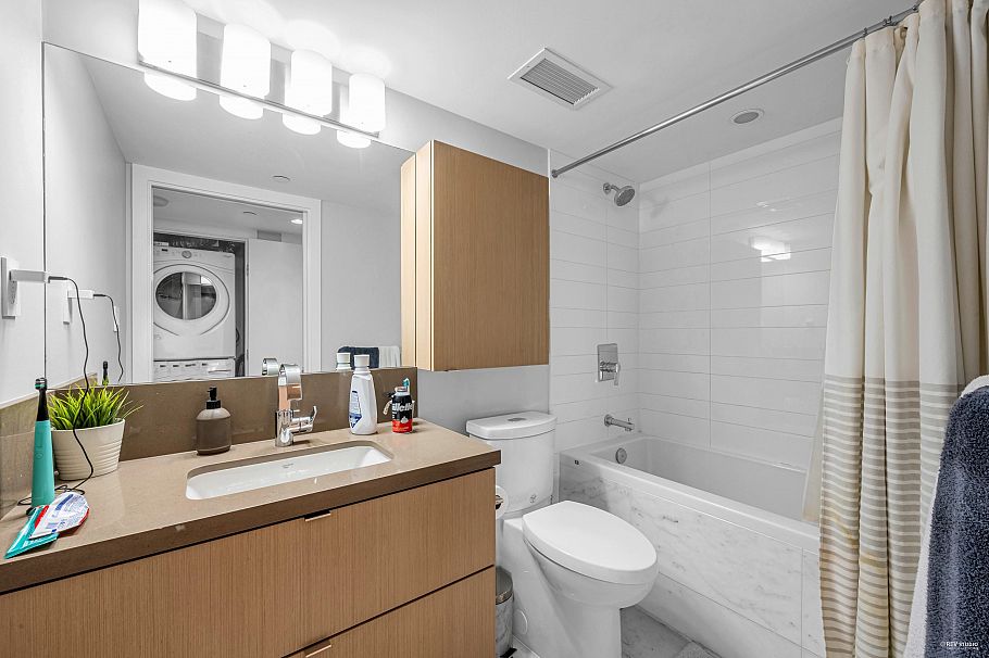 2504 8189 Cambie Street Vancouver, BC - 4