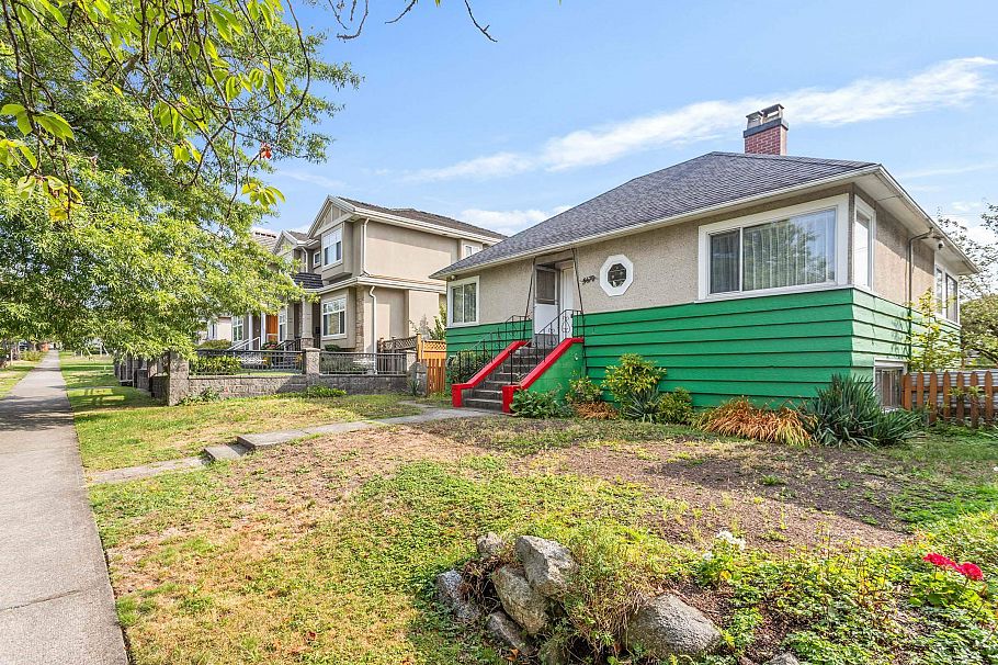 5670 Columbia Street Vancouver, BC - 1